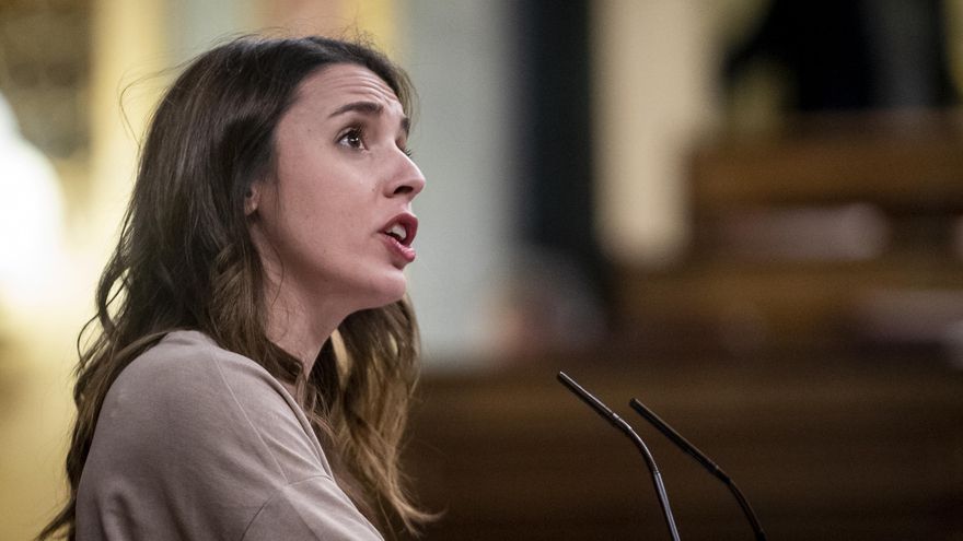 La ministra de Igualdad, Irene Montero, interviene durante una sesión plenaria
