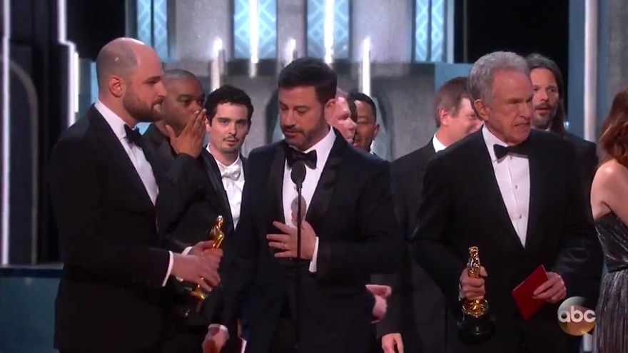 La 'tristeza' de Damien Chazelle por el error en los Oscar 2017