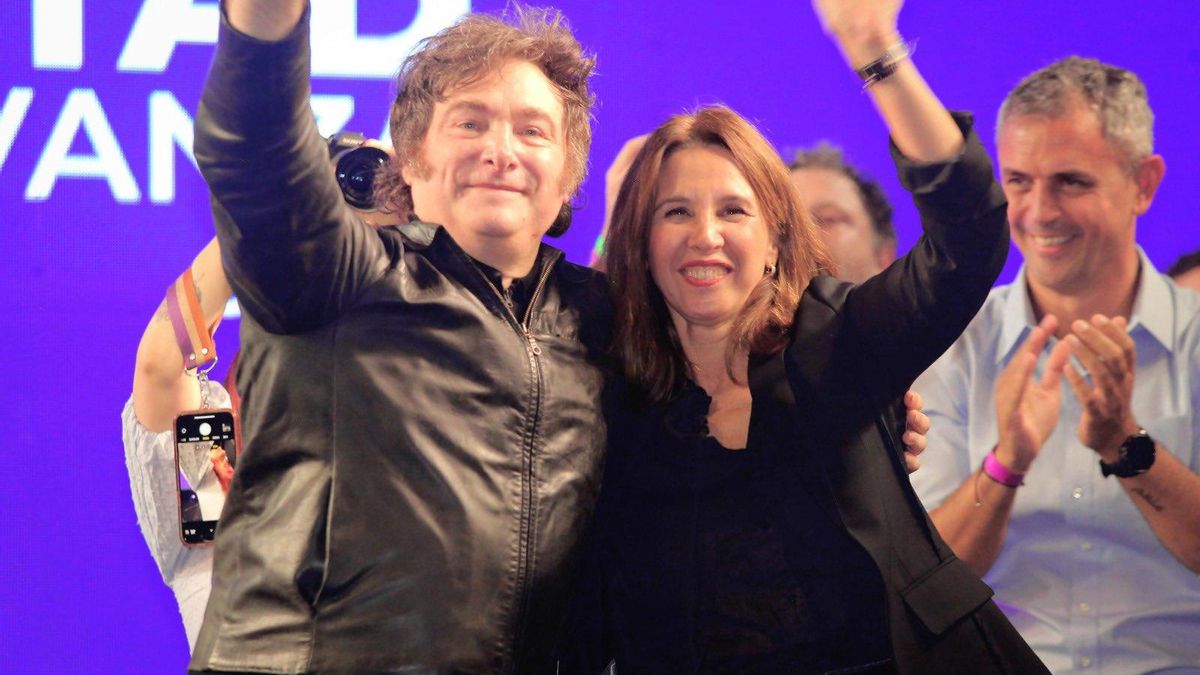 Pilar Ramírez junto al presidente Javier Milei.