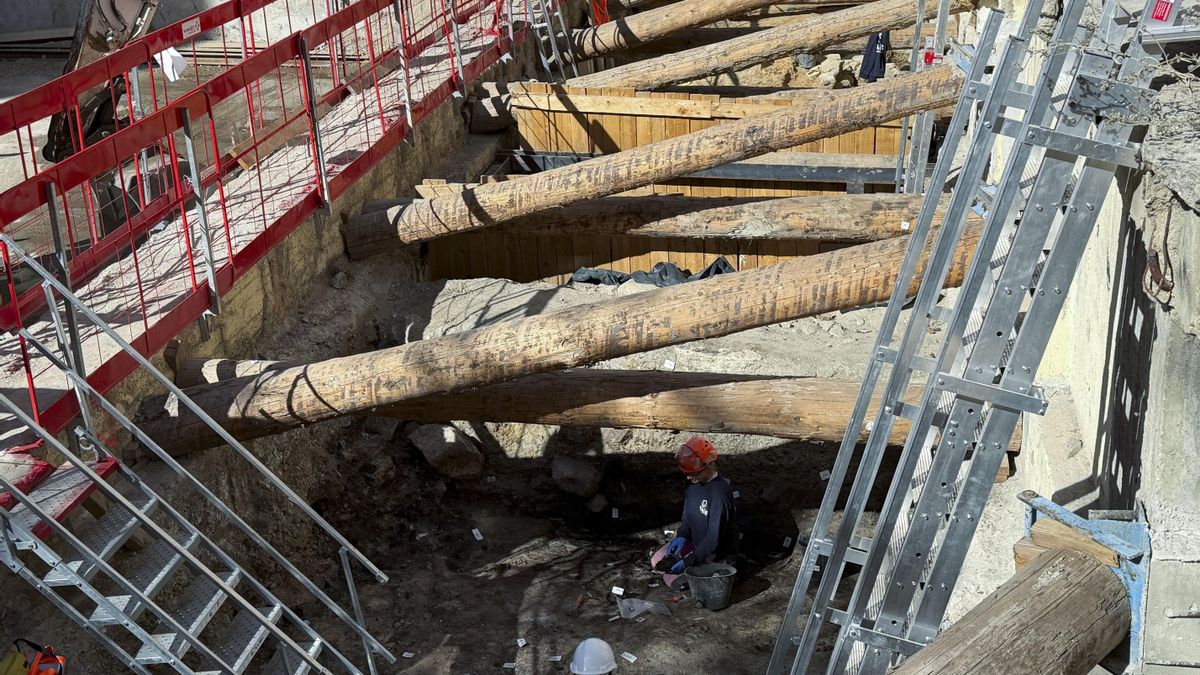 Hallazgo en la isla de la Cité, en el centro de París, de un muro que podría formar parte de las fortificaciones de la antigua Lutecia de los Parisii.