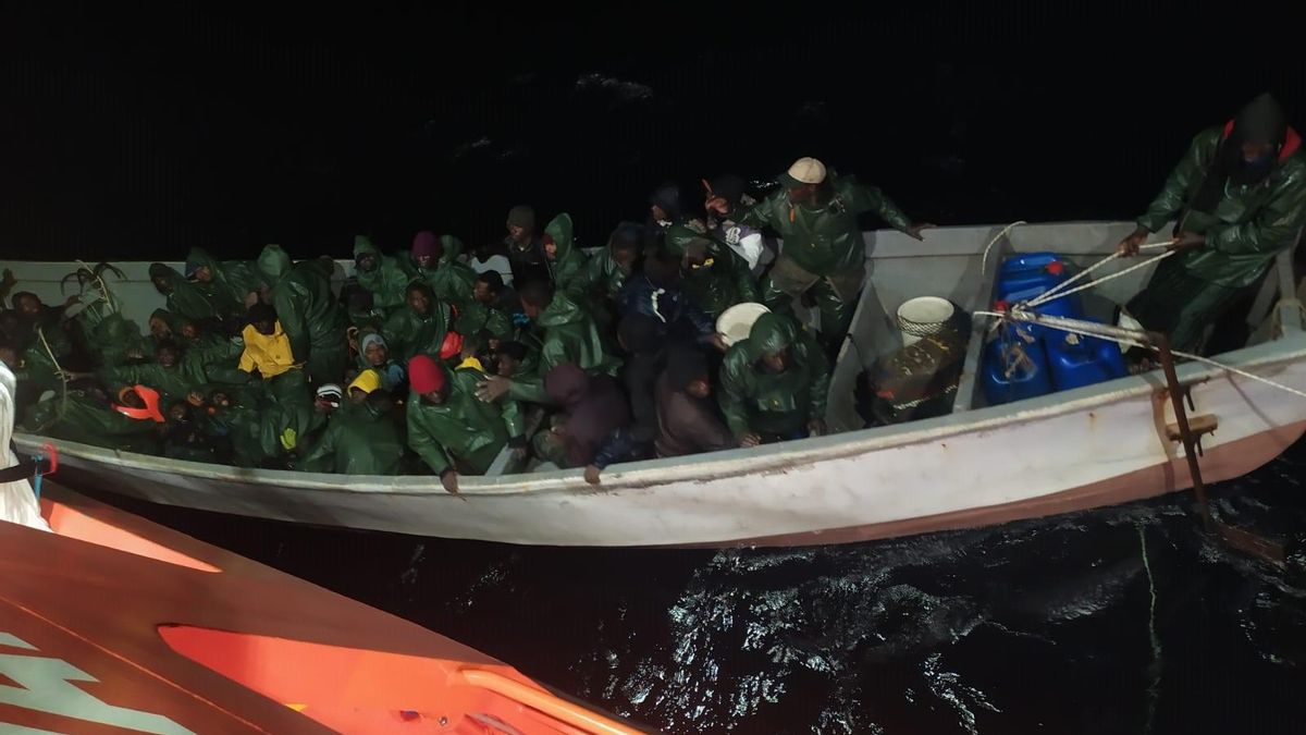 La tripulación de la Guardamar Urania ha rescatado en las últimas horas a los 192 ocupantes de tres embarcaciones precarias.