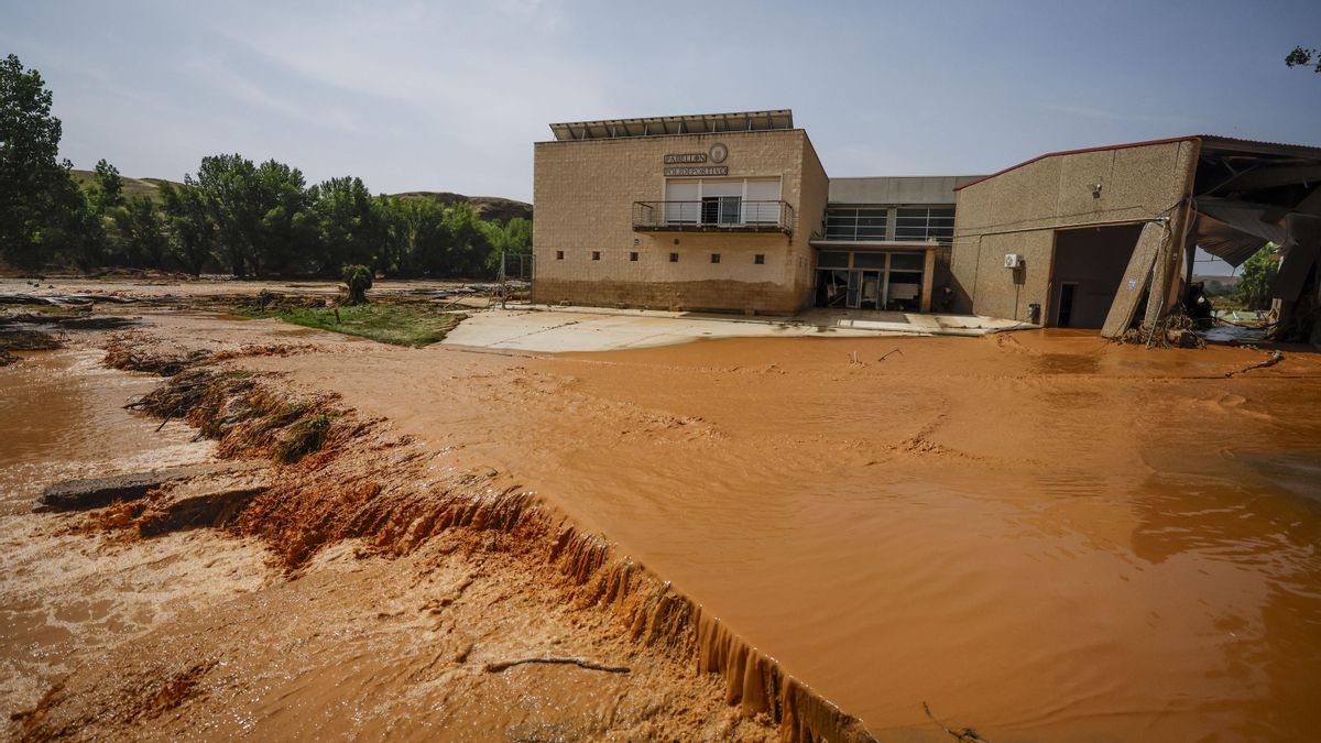 Vista de los daños materiales provocados por las intensas tormentas en la localidad de Azuara (Zaragoza).