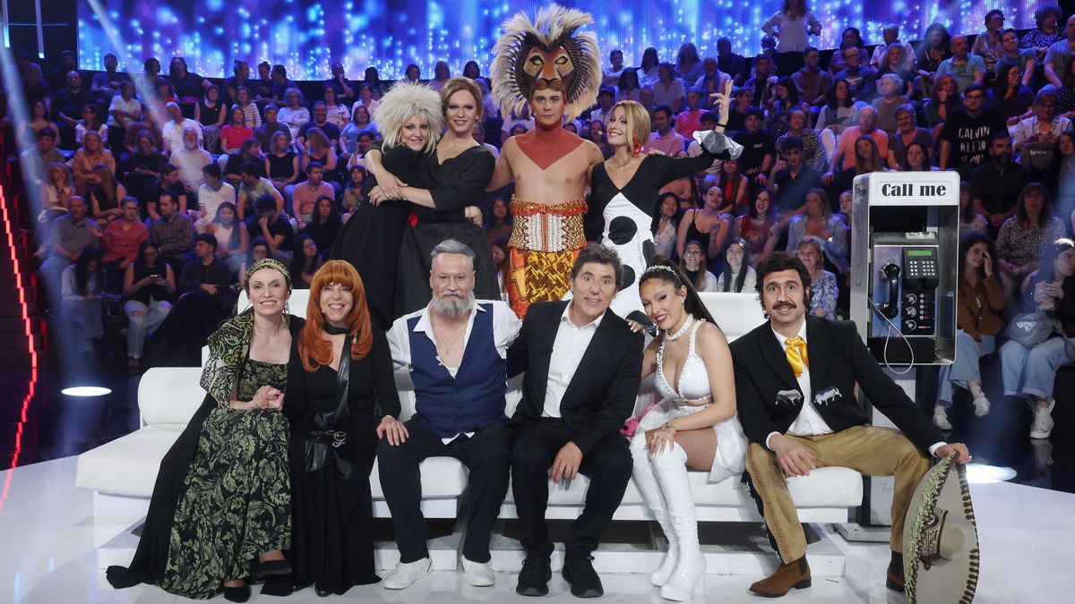 Manel Fuentes y los concursantes de 'Tu cara me suena 13'
