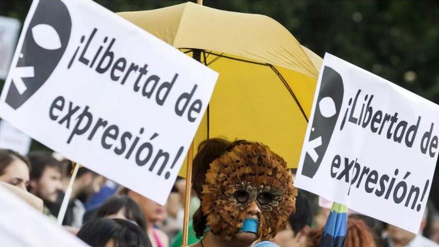 La UE elimina la polémica cláusula que abría la puerta a espiar periodistas por "seguridad nacional" de la ley de medios