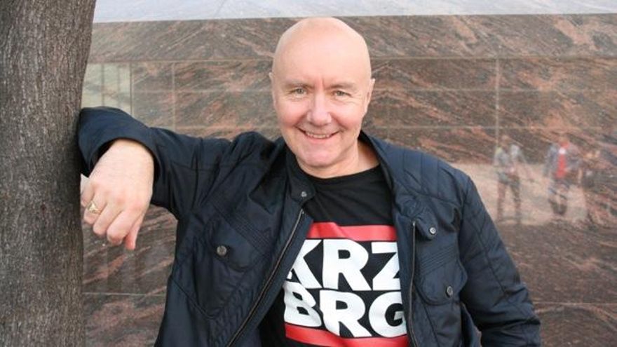Irvine Welsh, novelista: "Para superar la crisis de la democracia no queda otra que subir los impuestos a los más ricos"