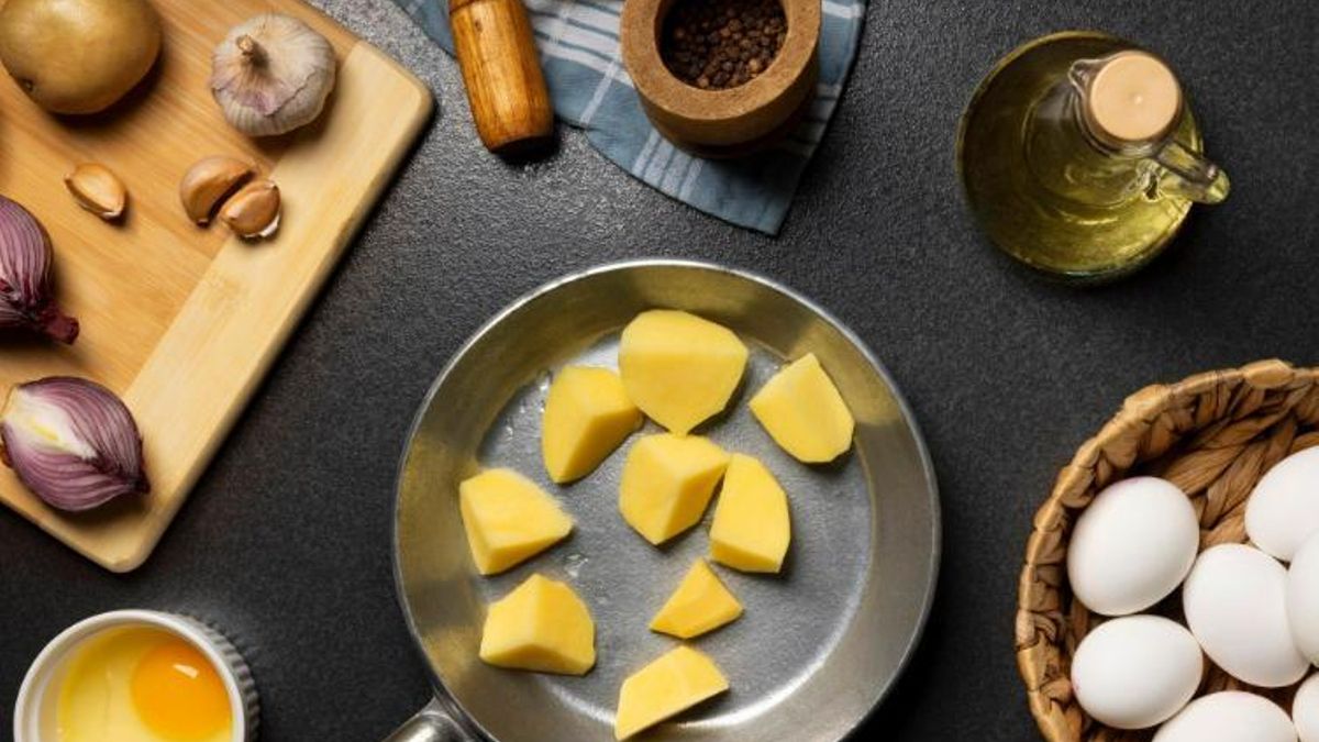 Quedará más sabrosa si sirves la ensalada templada y no demasiado fría