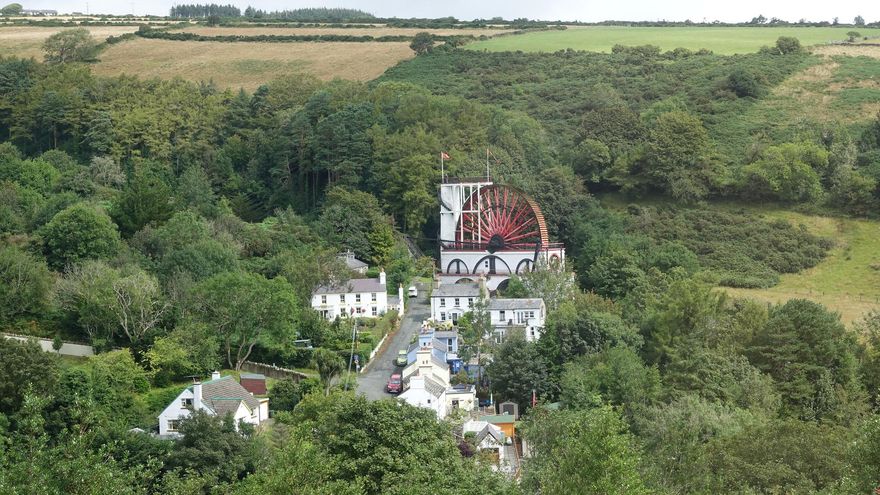 Laxey Wheel es una gigantesca noria que servía de motor para la maquinaria de una mina de plata y zinc en la Isla de Man.