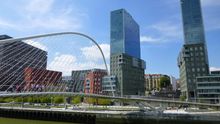 ¿Quiere una foto del puente Zubizuri? Pida permiso a Calatrava