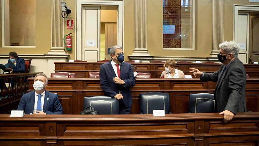 Aumentan las voces que  piden al Gobierno no rebajar las alertas a las puertas del Carnaval