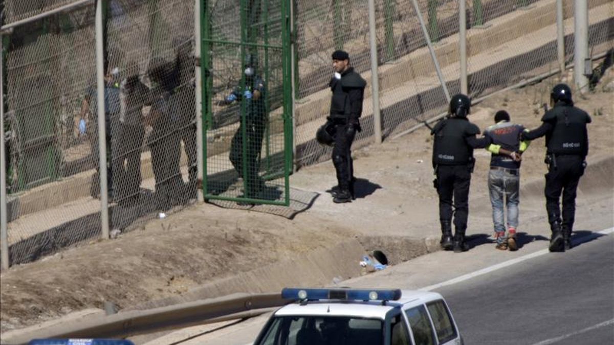 FOTOS: Estas son las devoluciones ilegales ejecutadas sistemáticamente por el Gobierno en la frontera