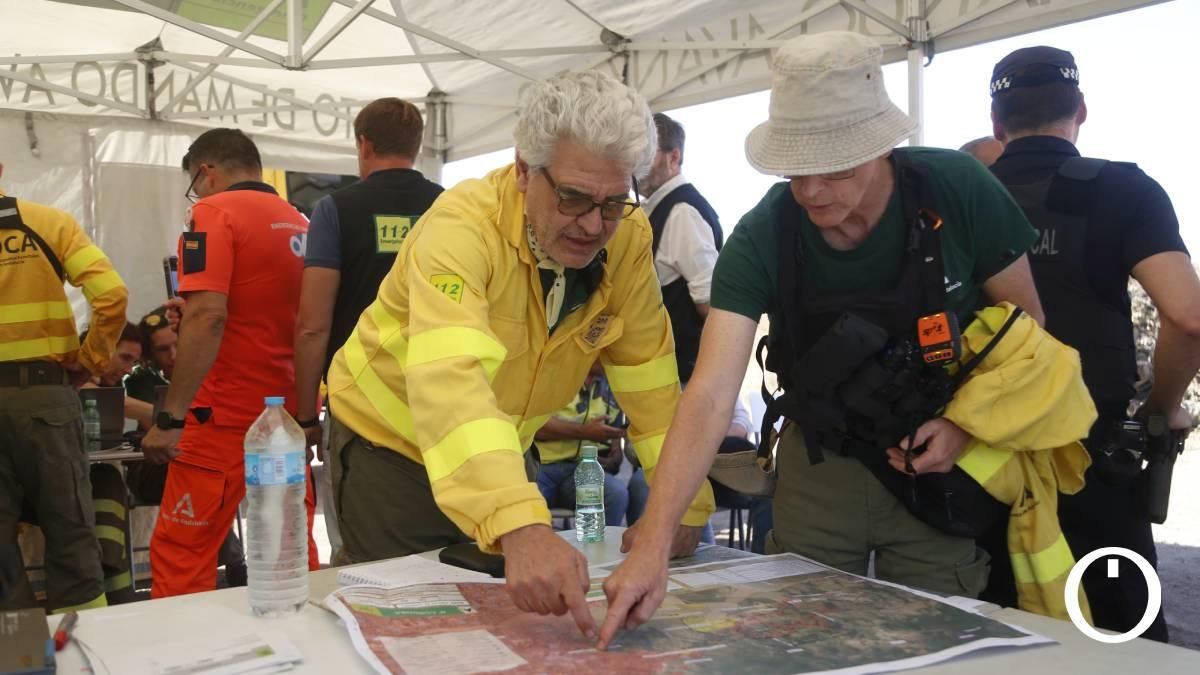 El Puesto de Mando Avanzado contra el incendio de Córdoba, en imágenes