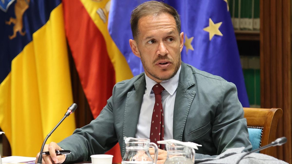 Zapata apuesta por baterías y bombeo para blindar el sistema eléctrico de La Palma