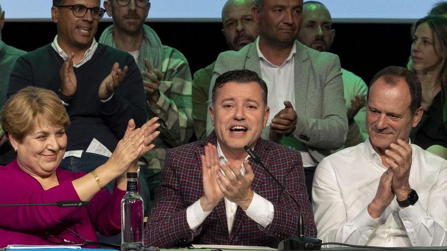 Los críticos de Nueva Canarias firman ante notario el protocolo de constitución de su nuevo partido