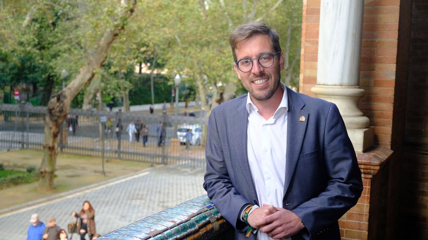 Francisco Toscano: "No hay nada contra el alcalde de Sevilla, pero no puede buscar reuniones con ministros para confrontar"