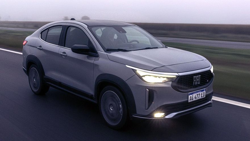 Fiat lanza en Argentina el Fastback, un SUV compacto con aires de coupé y una propuesta deportiva