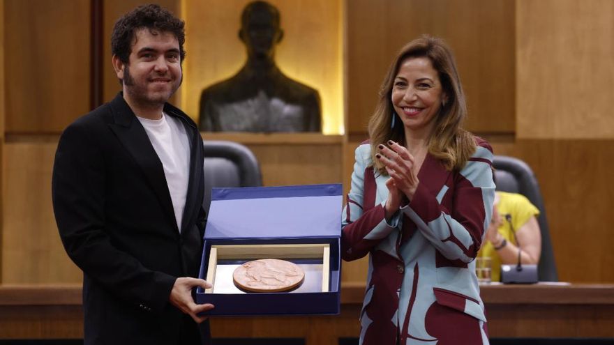 Macipe reivindica la inmigración: "'La estrella azul' no existiría si no hubiéramos acogido a la madre de Mauricio Aznar"