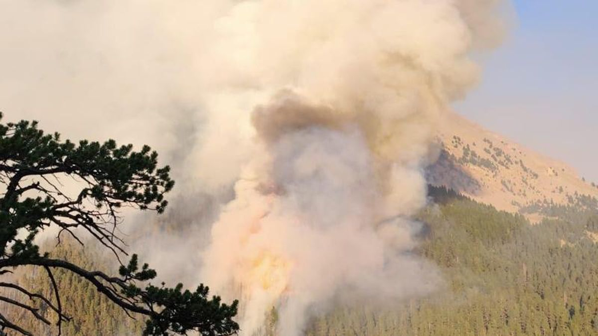 Incendios en el Pirineo aragonés: el fuego en el Ibón de Plan sigue activo y el de Jánovas permanece estabilizado