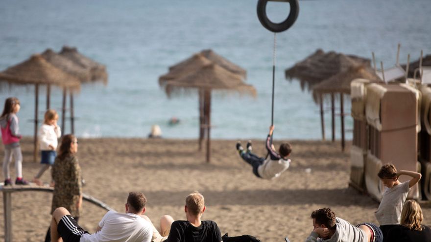 El veranillo de San Miguel aleja el otoño: la Aemet prevé ambiente cálido y hasta 30 grados en el sur