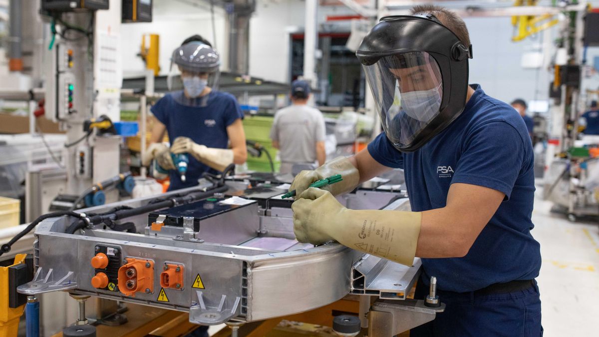 La industria de automoción denuncia el absentismo disparado entre críticas sindicales