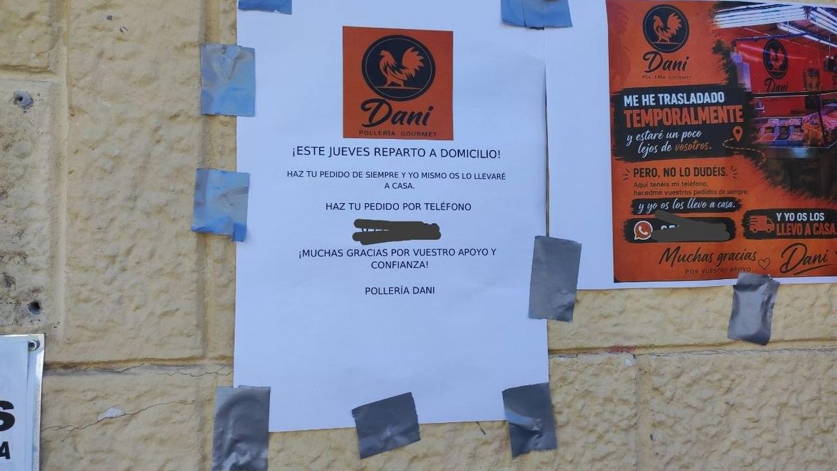 Un negocio afectado por el cierre oferte reparto de comida a domicilio.