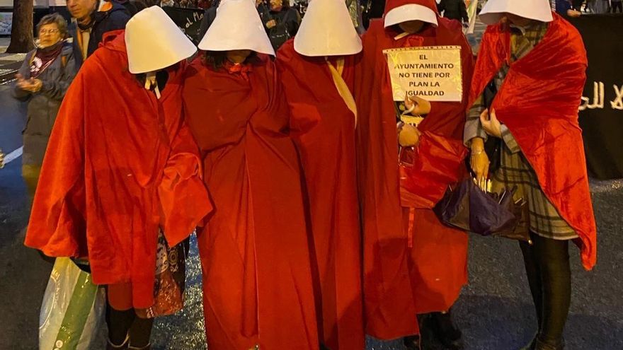 El PP deja herido de muerte el Servicio de la Mujer del Ayuntamiento de Sevilla con una reducción drástica de plantilla