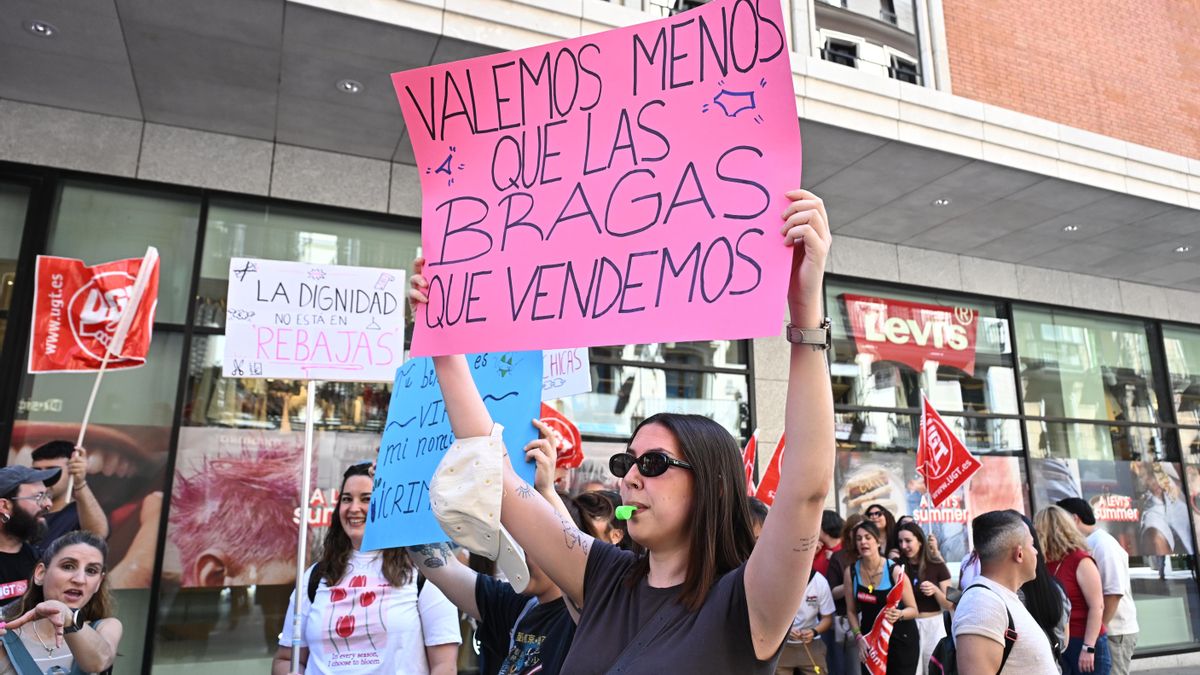 Vista de la concentración convocada en el centro de Madrid este sábado por UGT.