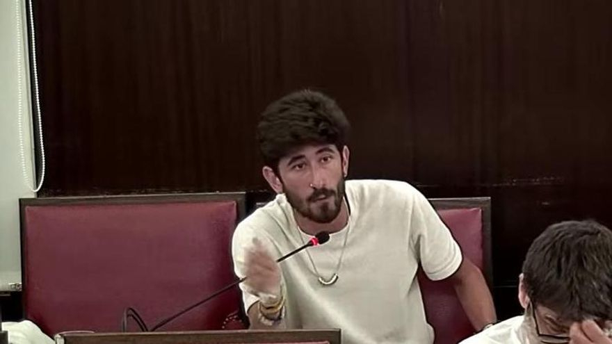 La jueza imputa a un concejal de Vox en Santa Coloma de Gramenet por desvelar nombres de migrantes que reciben ayudas