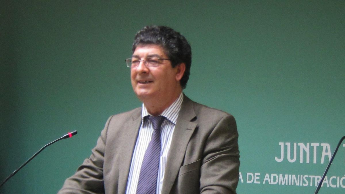 Valderas confía en que no haya "vetos" en la sustitución de Carrasco y que el tiempo de interinidad sea "el mínimo"