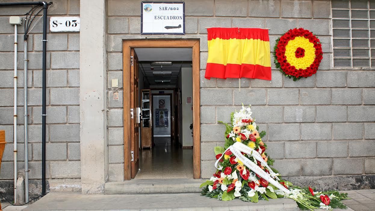 Acto de homenaje a los cuatro militares que fallecieron en el accidente del helicóptero del SAR. (ALEJANDRO RAMOS)