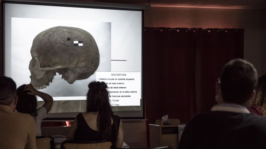Taller impartido por la asociación Arqueoantro en Vistabella del Maestrat.