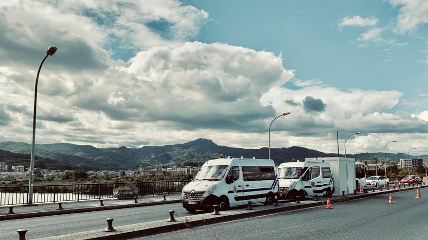 La Policía de Francia mantiene los controles de frontera en Irún para impedir el paso de migrantes en tránsito