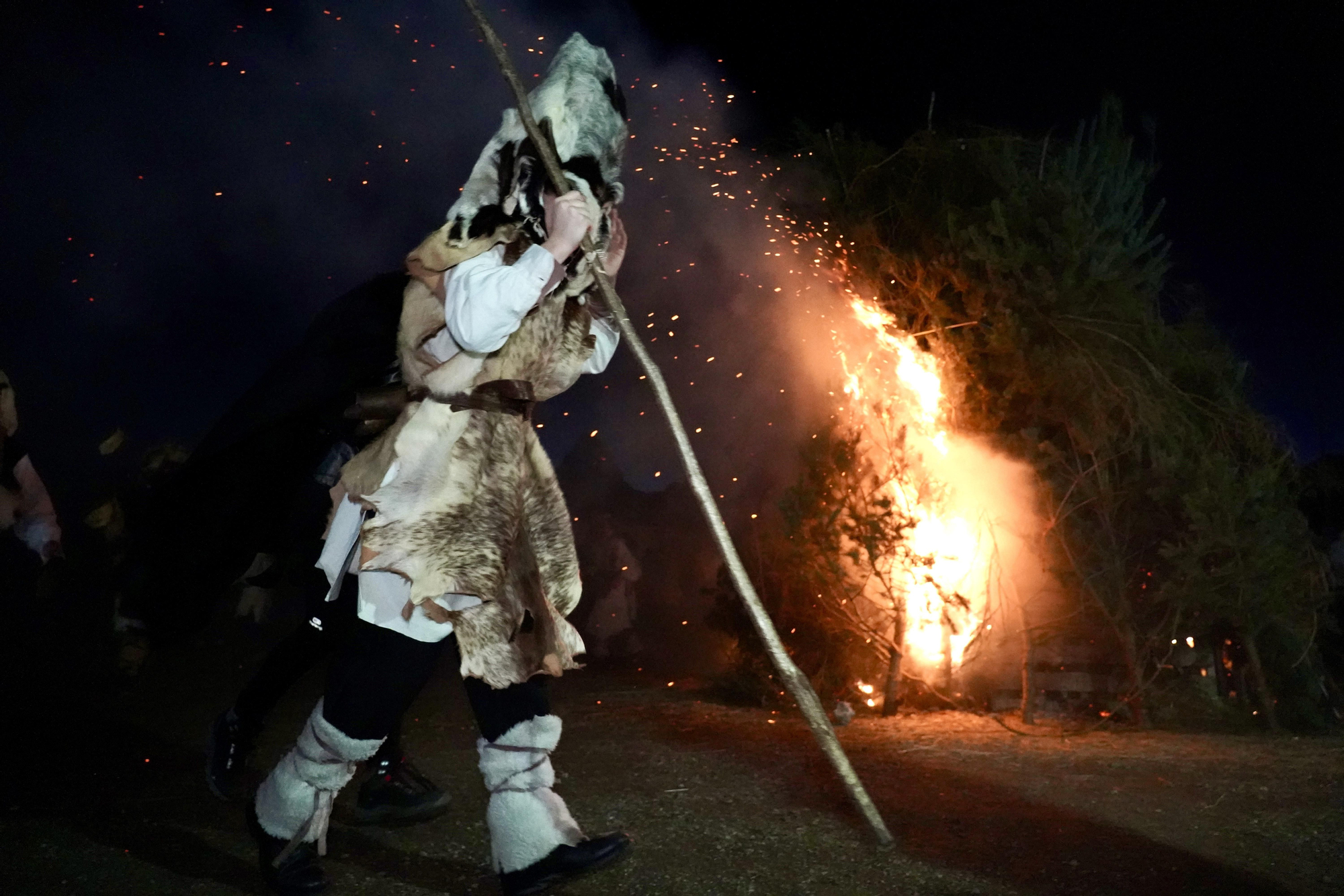 La Mojiganga saca a las calles de Riaño su tradicional antruido. Campillo. Agencia ICAL