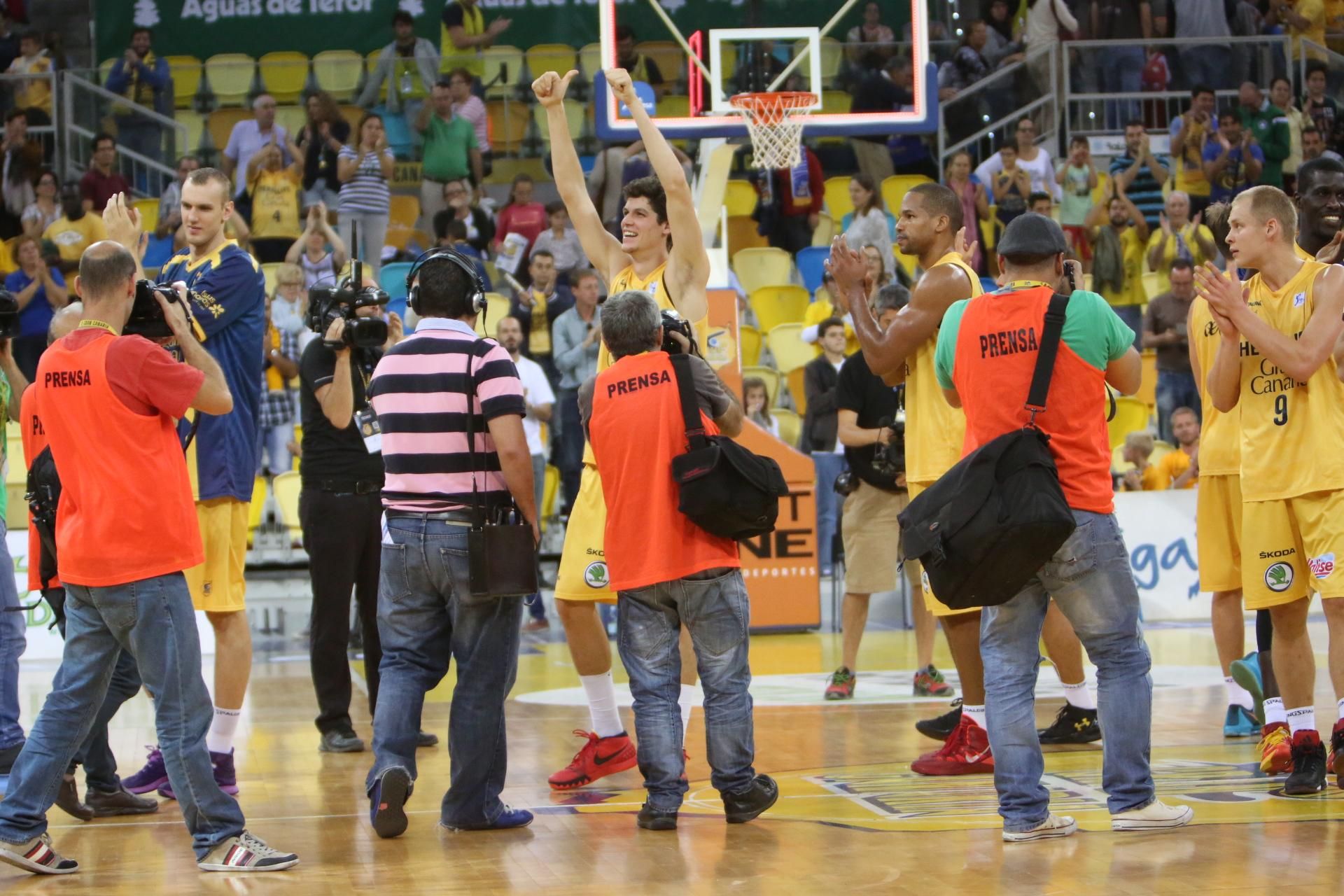 Encuentro entre el Herbalife Gran Canaria y Rio Natura Monbus Obradoiro en el Gran Canaria Arena.