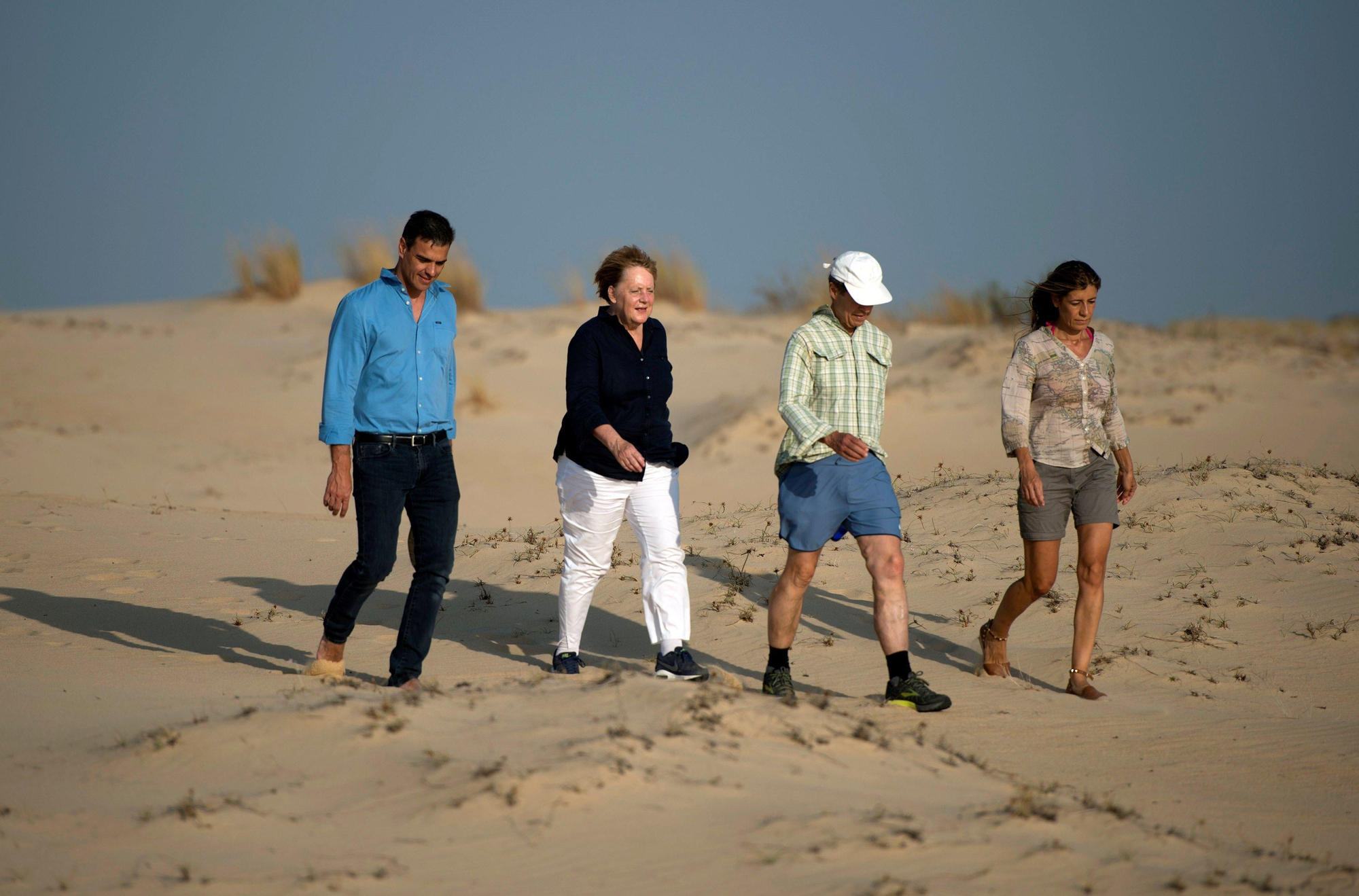 El presidente del Gobierno, Pedro Sánchez, con la canciller alemana, Ángela Merkel.
