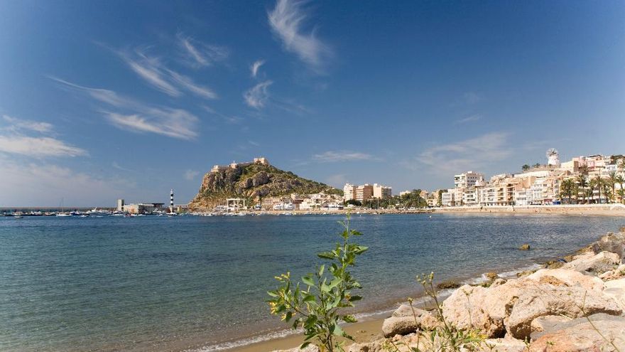 El pueblo murciano que tiene más de 30 playas, un castillo con vistas al mar y unos carnavales declarados Fiesta de Interés Internacional