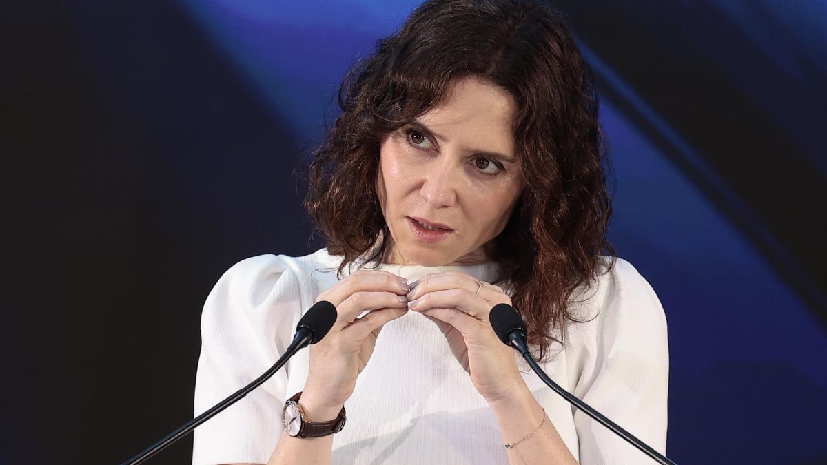 Ayuso naufraga en su viaje a México