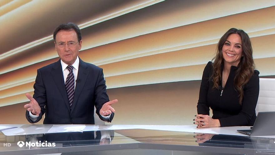 Matías Prats responde con humor a un niño que le pregunta cómo hablar en TV: "Estoy aprendiendo"