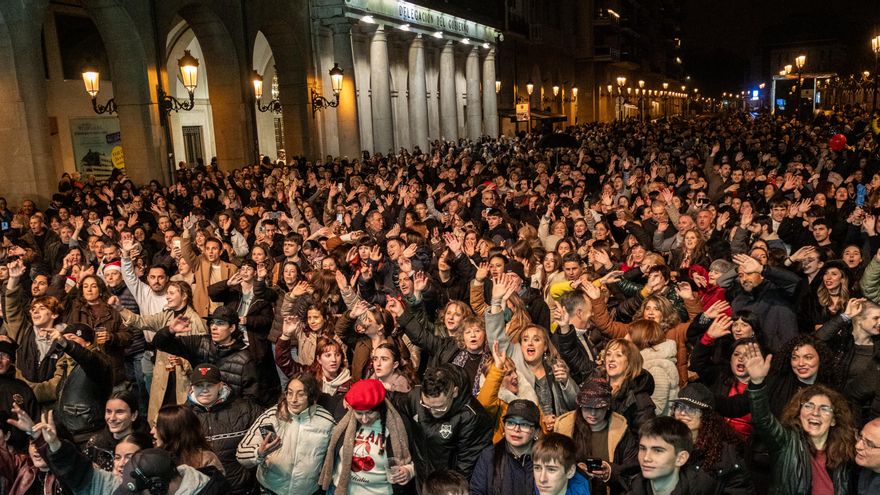 La noche mágica de Logroño en sus pre-uvas de Nochevieja... con la lluvia como acompañante