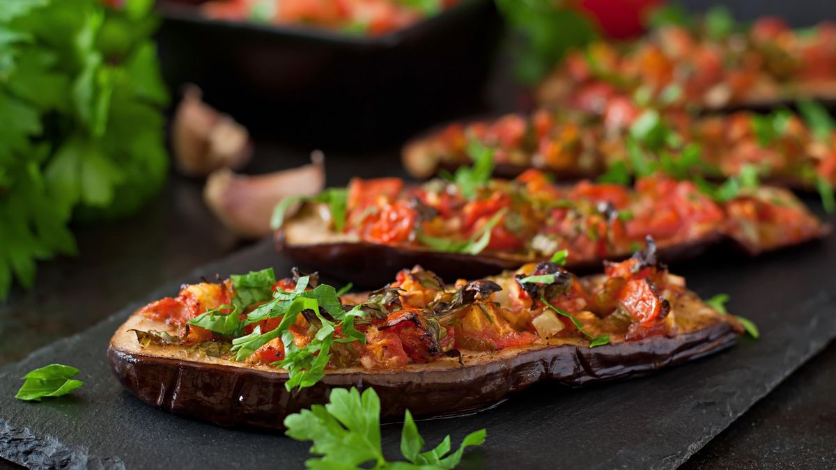 Para aprovechar las sobras o para la mesa de Nochevieja: la receta para hacer las mejores berenjenas rellenas