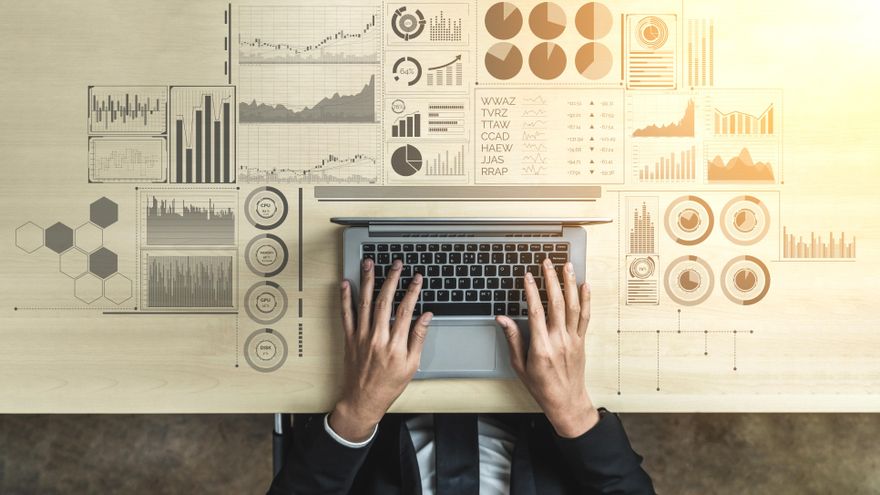 Los primeros estudios señalan que la irrupción de ChatGPT precariza a sus competidores humanos