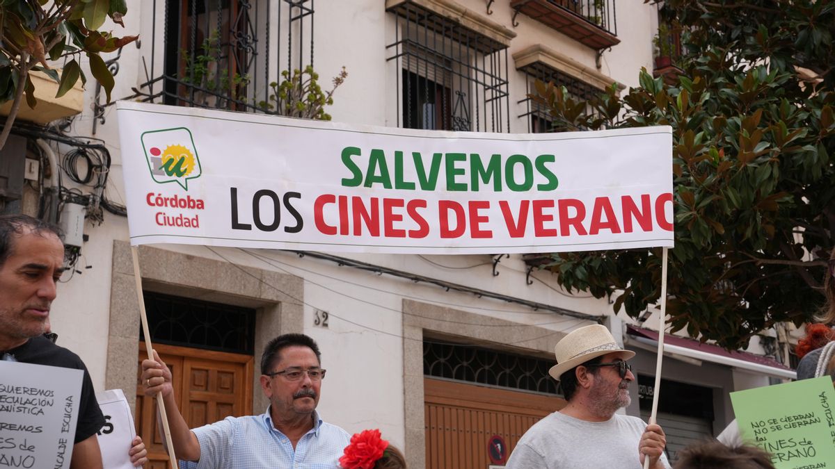 Vecinos protestan por salvar los cines de verano