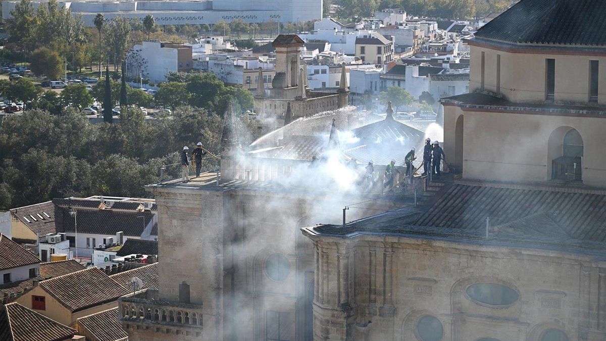 Los bomberos vuelven a la Mezquita de Córdoba: esta vez por un simulacro de incendio