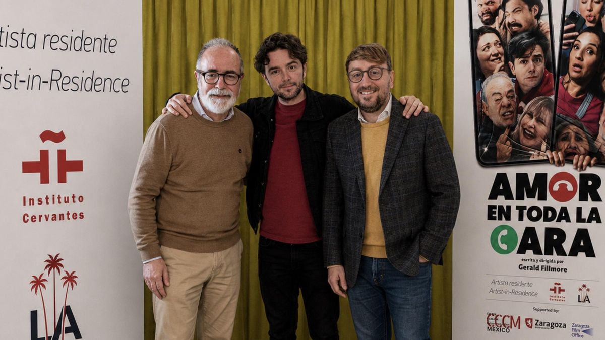 Gonzalo del Puerto y Gil (jefe de actividades culturales del ICLA), Gerald Fillmore y Javier Muñoz-Basols (director ejecutivo del Instituto Cervantes de Los Ángeles)
