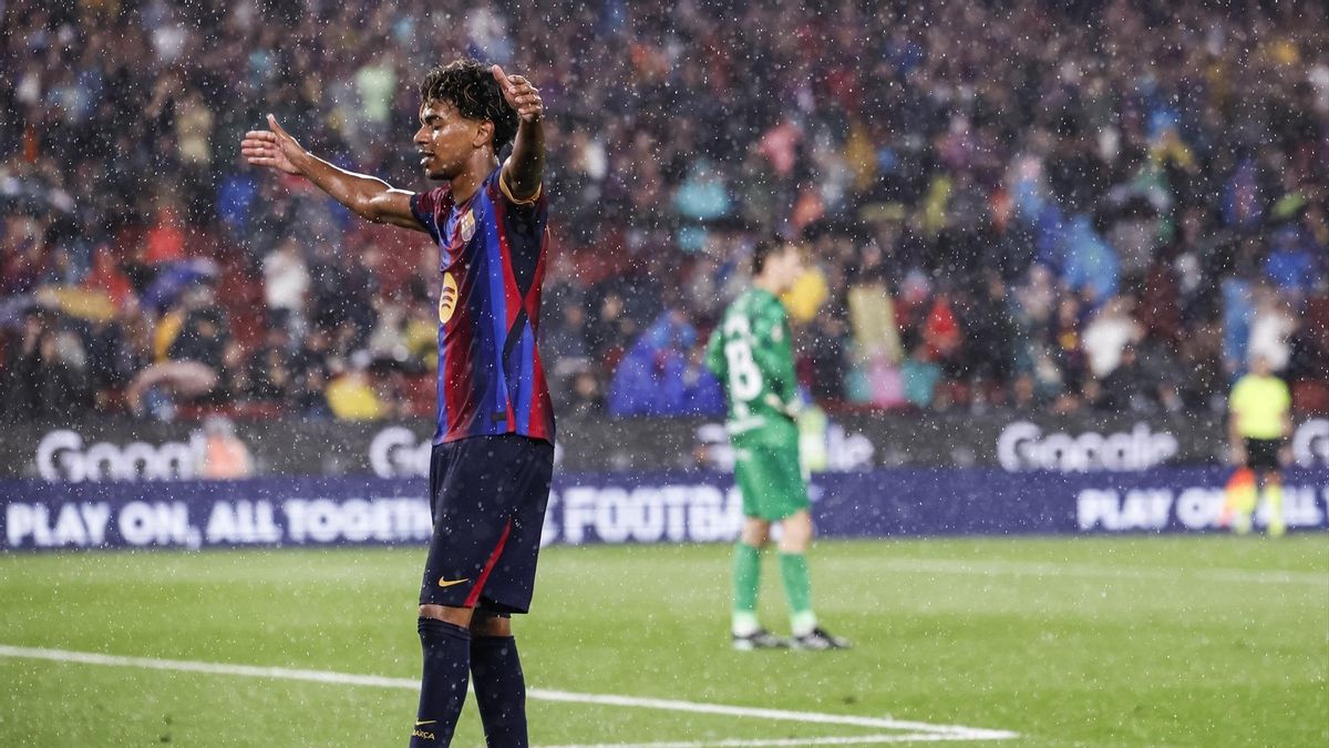 Dos estadios llenos en plena alerta por temporal: ¿por qué no se evitó la movilidad al Camp Nou y Ciutat de València?