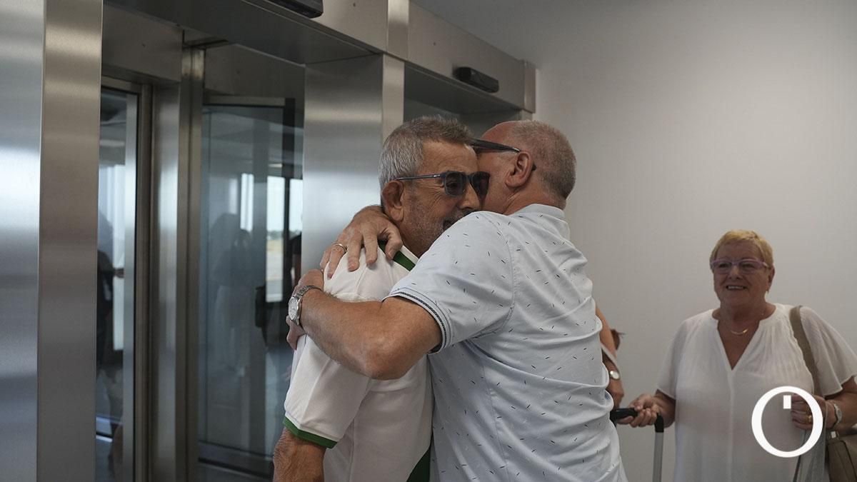Llegada al aeropuerto de Córdoba del primer vuelo de Vueling desde Barcelona