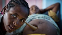 Solo el 22% de los países cuentan con un número suficiente de matronas, según el UNFPA / Fotografía: Jhpiego/Kate Holt
