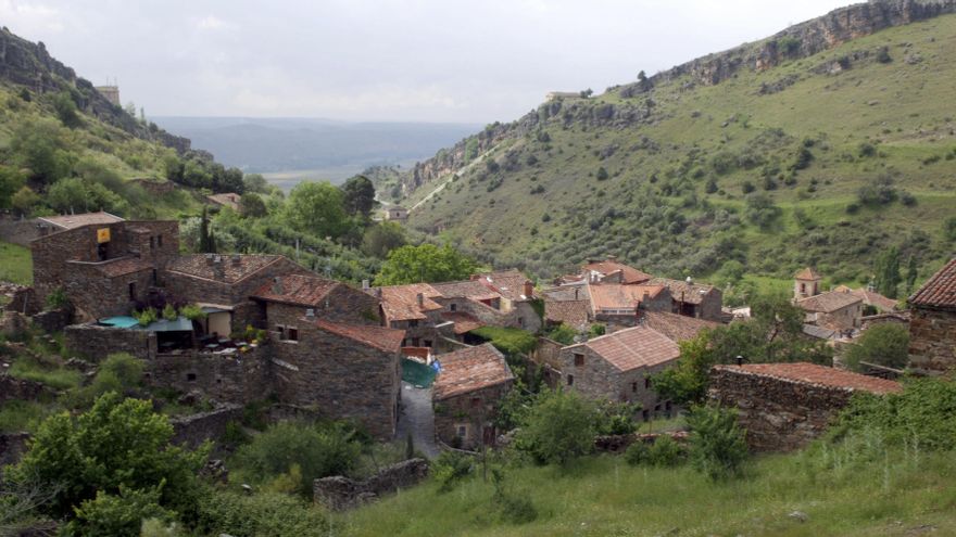 Patones de Arriba, el pueblo de pizarra que, según la leyenda, Napoleón nunca encontró