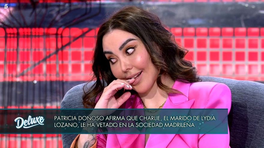 Patricia Donoso, sorprendida por la reacción de Lydia Lozano en el 'Deluxe'