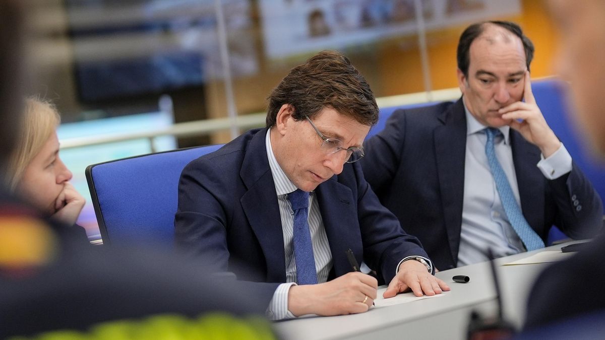 La gestión de Almeida recibe la peor nota de su alcaldía: 5,6 de media y primer suspenso en Puente de Vallecas