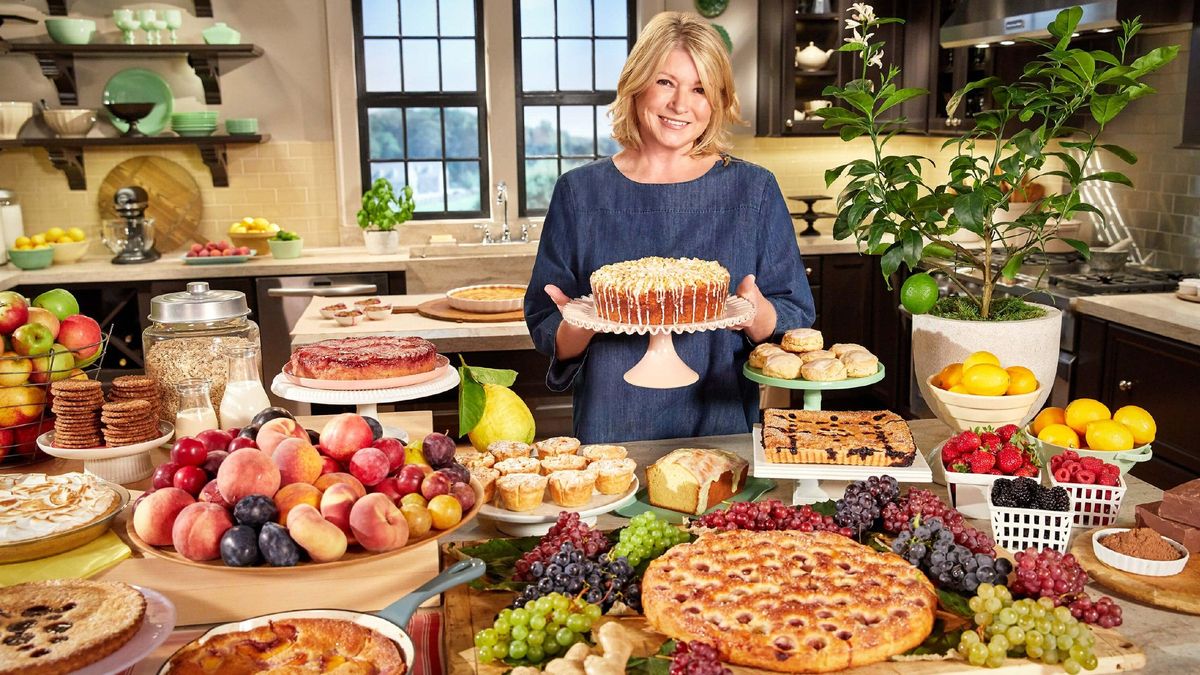 Inmersas en el "verano Martha Stewart": por qué hay jóvenes obsesionadas con recrear su vida y su cocina